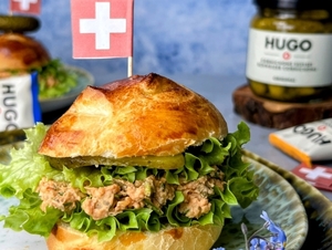 Hausgemachtes HUGO-Sandwich mit vegetarischem Thunfisch